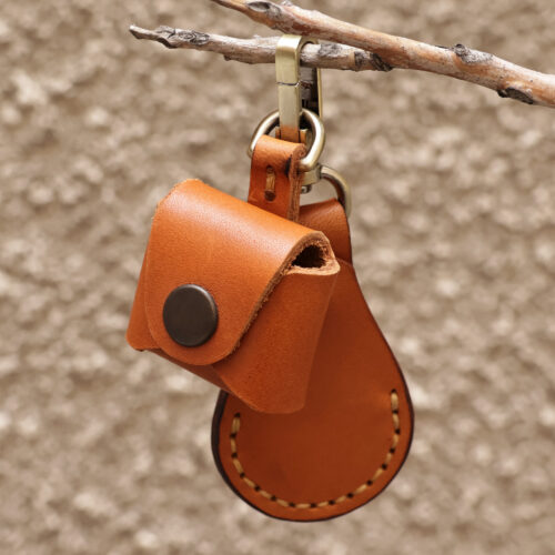 100% Brown Leather Earbud Holder and Keychain Set, 'Melody in Brown' 100% Brown Leather Earbud Holder and Keychain Set, 'Melody in Brown'