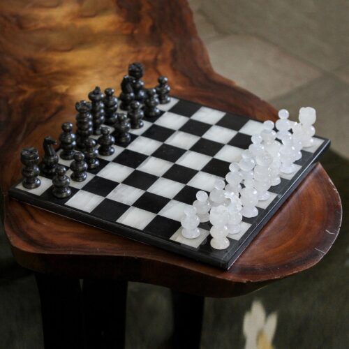 Classic Hand-Carved Marble and Onyx Chess Set from Mexico, 'Classic Duel' Classic Hand-Carved Marble and Onyx Chess Set from Mexico, 'Classic Duel'