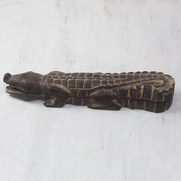 Crocodile Shaped Oware Table Game Carved by Hand, 'Crocodile's Challenge' Crocodile Shaped Oware Table Game Carved by Hand, 'Crocodile's Challenge'